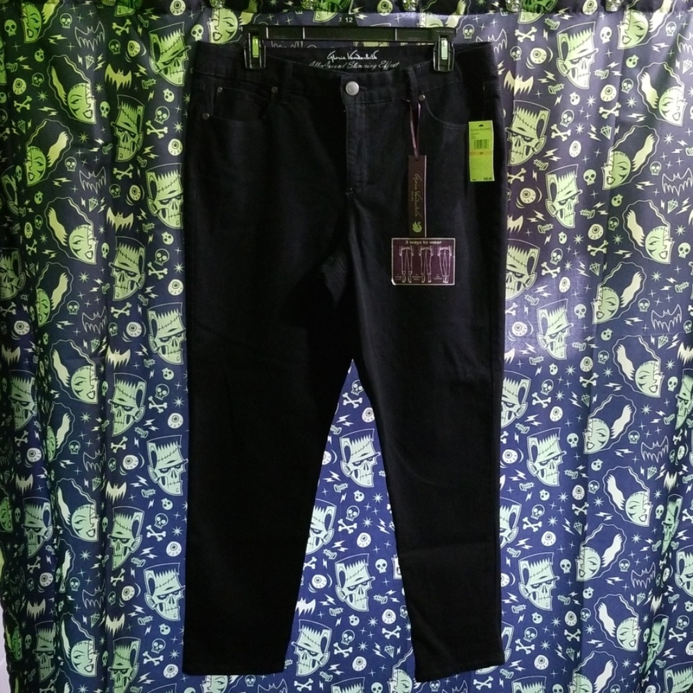 NWT Gloria Vanderbilt Black Stretch Crop Jeans